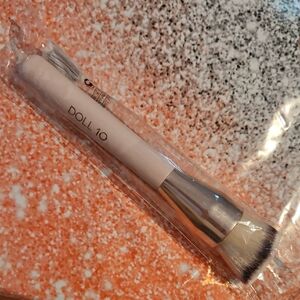 Doll 10 Large Angled Makeup Brush, NWT